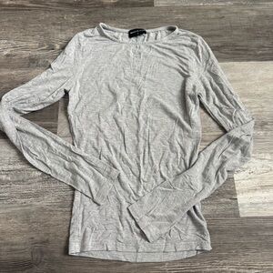 White fox boutique grey long sleeve t shirt